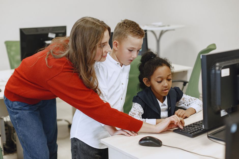 Lehrkraft für Programmierkurse – Teammitglied 1
